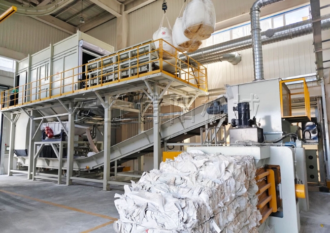 新疆全自動噸袋拆包機、氧化鋁智能噸袋破袋機