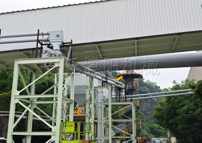 安丘博陽鑄石管管鏈輸送機、不銹鋼渣粉管鏈輸送設(shè)備