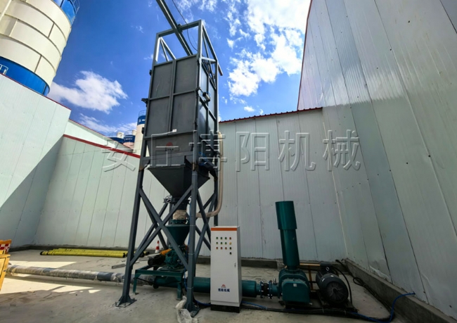 水泥噸袋拆包機(jī)+氣力輸送系統(tǒng)