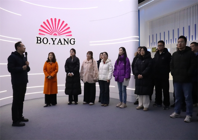 安丘市市場(chǎng)監(jiān)督管理局組織青年干部職工到博陽機(jī)械參觀交流